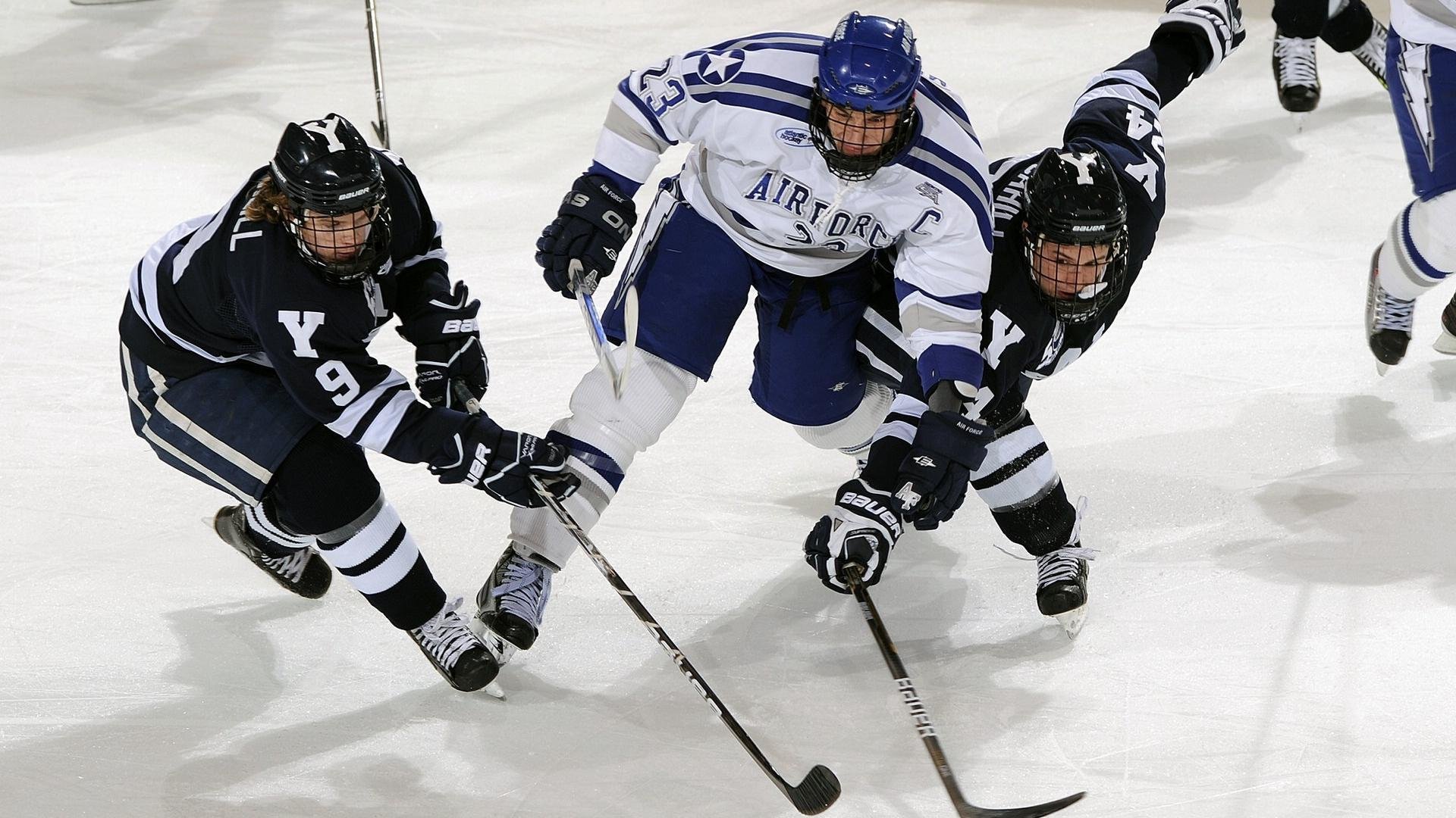 未来中国足球产业链将实现跨界融合,拓展多元发展路径,中国足球产业规模